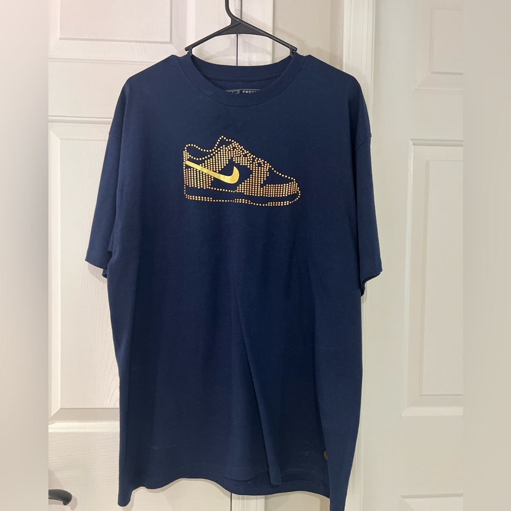Nike T Shirt SB Dunk Graphic - Size Large ** RARE**